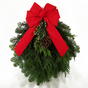 20" Traditional Fresh Christmas Swags