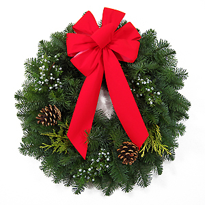 18" Traditional Holiday Wreath